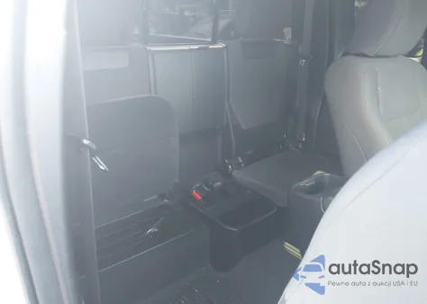 2017 Toyota Tacoma Sr5 V6 z USA, uszkodzony, nr VIN 5TFRZ5CN0HX039014